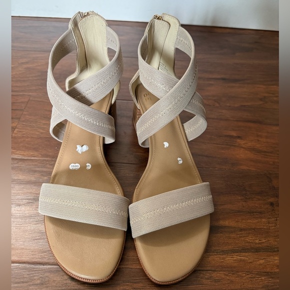 Elegant Tan and Gold Donald Pliner Strappy Block Heel Women's Sandals-Size 8 - Picture 2 of 11